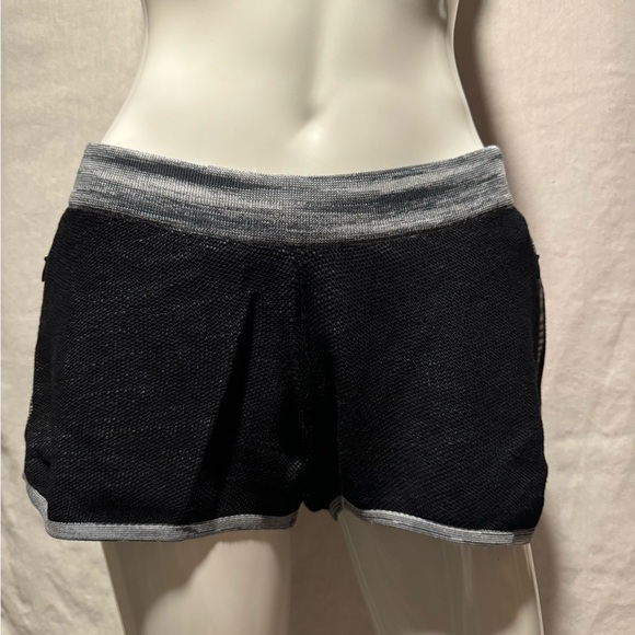 ADIDAS X MISSONI M20 SHORT W - Picture 2 of 10